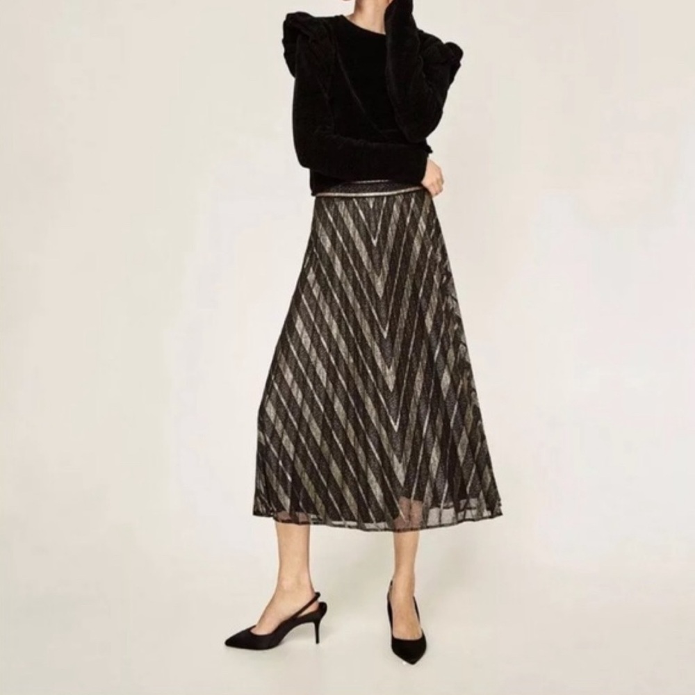 Zara BNWT gold black chevron midi skirt